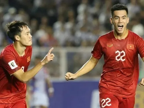 Văn Toàn, Tiến Linh báo tin dữ tới HLV Kim Sang-sik; Kiatisuk nhận lỗi lớn