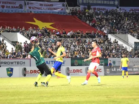 Rivaldo cùng Brazil thắng đậm các ngôi sao Việt Nam