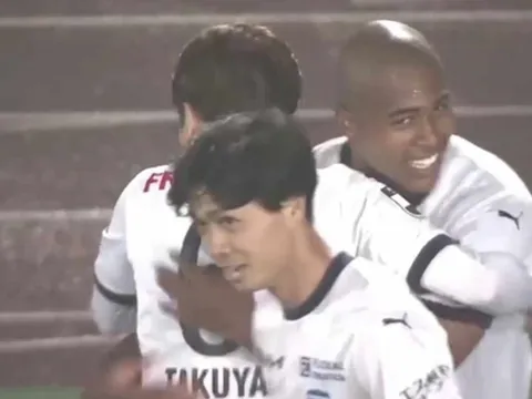 CĐV chúc mừng sao Việt Nam: "Messi Đông Nam Á đã trở lại"