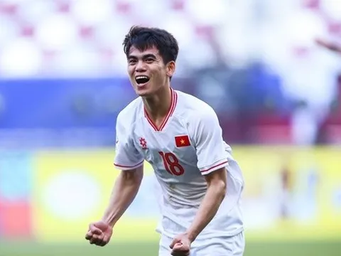 Fan Thái Lan thán phục siêu phẩm của U23 Việt Nam