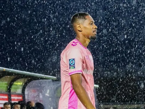 CLB gặp khó, sao Việt kiều rời châu Âu về Việt Nam thi đấu?