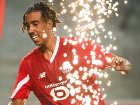 3 đại gia Premier League tranh 'đá tảng' 18 tuổi