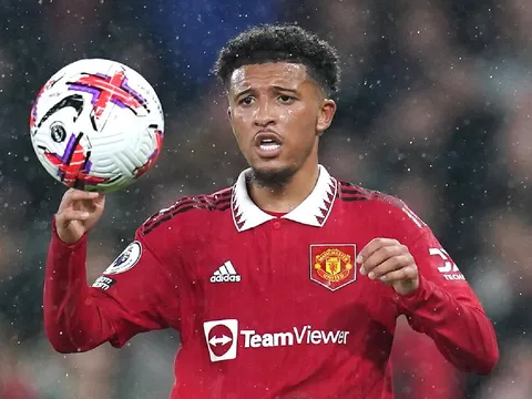 Adebayor giục Ten Hag loại trò cưng, đưa Sancho trở lại