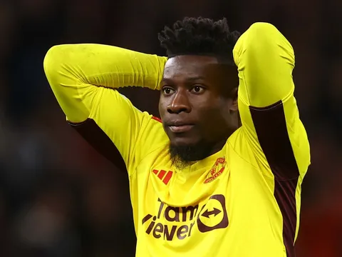 Andre Onana chưa thể sánh với De Gea