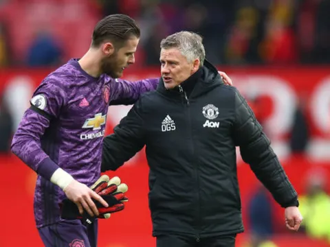 Schmeichel chỉ ra vấn đề về thủ môn ở Man United