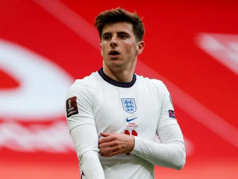 Phản ứng của Declan Rice khi Mason Mount đứng thứ 19 Quả bóng vàng