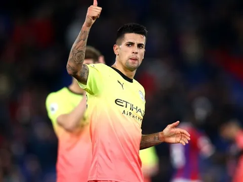 Ngồi mòn ghế dự bị, bom tấn Man City được mở đường về 'nhà cũ'