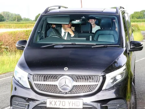 NÓNG! Hình ảnh đầu tiên của Mason Mount tại Man Utd