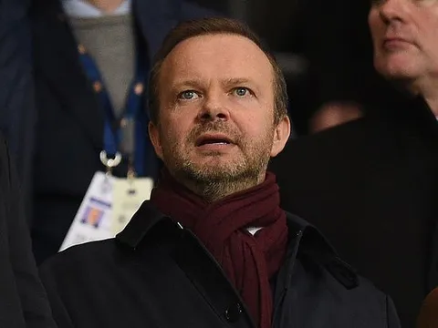 Ed Woodward tái xuất ở bến đỗ bất ngờ sau khi rời M.U