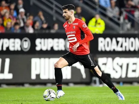 Đối tác báo giá 44 triệu bảng cho Arsenal, Liverpool