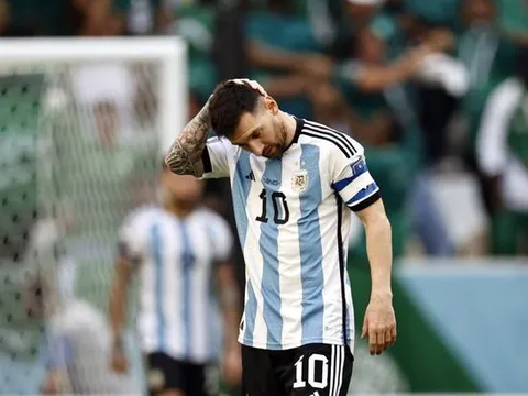 Messi bị chế giễu khắp Qatar