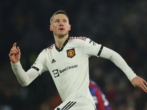 Ten Hag lý giải quyết định lạ về vị trí số 10