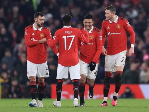 CHOÁNG! Vừa trở lại, Casemiro nguy cơ tiếp tục bị treo giò