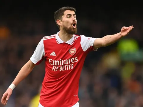 Màn ra mắt ác mộng của Jorginho