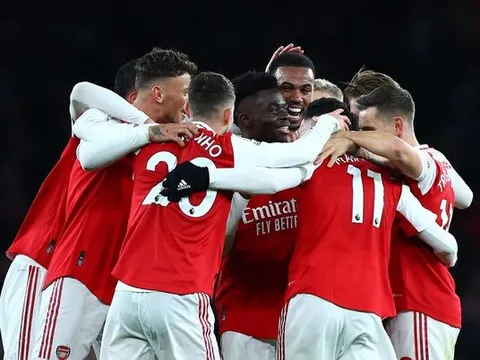 Gary Neville: Việc ăn mừng cuồng nhiệt cho thấy Arsenal khó vô địch