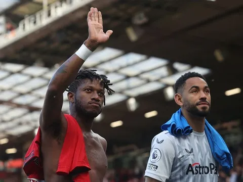 Fred chia tay Man Utd với món quà hoàn hảo