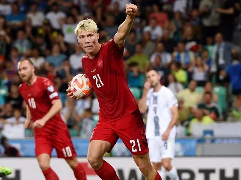 Bán mình cho M.U, tiền đạo chỉ muốn tới OTF