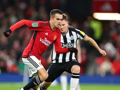 Ten Hag đã biết sửa sai trước Newcastle