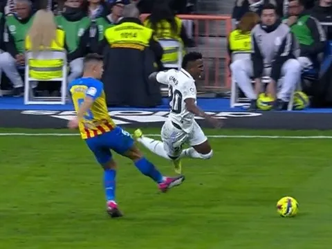 "Pha phạm lỗi kinh tởm"