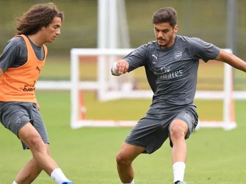 HLV Arteta ra tay, 2 cầu thủ trên đường rời Arsenal