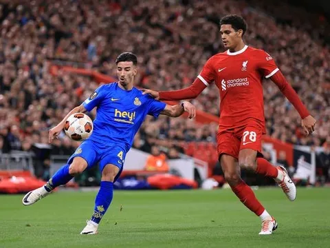 100 lần chuyền đúng, thu hồi bóng 8 lần: Liverpool có báu vật hàng phòng ngự