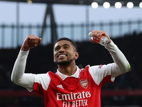 4 cái tên giúp Arsenal tiết kiệm tiền trên TTCN: Siêu dự bị thay thế Saka