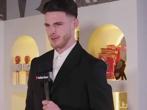 Động thái mới nhất của Declan Rice về tin đồn đến Man United