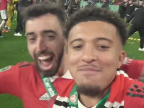 Bruno ích kỷ làm mất bàn thắng, Sancho trêu chọc