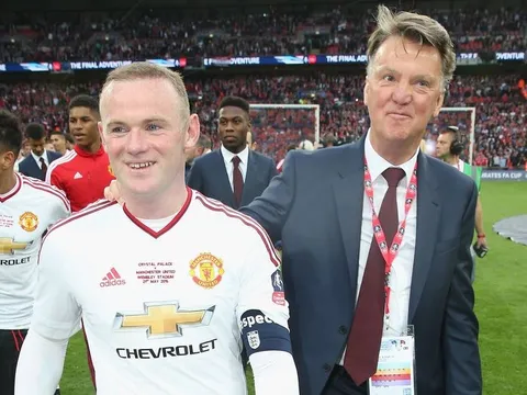 "Chồng tôi tự hào hét lên: HLV mới của Man United đây!"