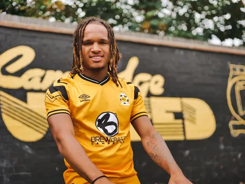 Gordon rời Premier League, gia nhập AFC Wimbledon