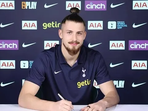 Người đại diện tiết lộ lý do Dragusin từ chối Bayern