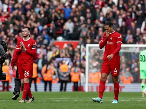 Thảm họa Anfield! Liverpool không xứng đáng vô địch