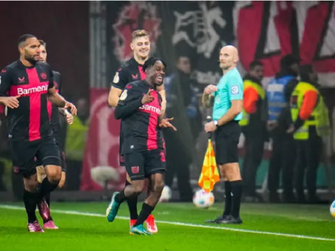 Leverkusen bước vào ngôi đền huyền thoại