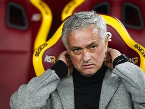 Tại sao thời gian của Mourinho tại Roma kết thúc sớm đến vậy?