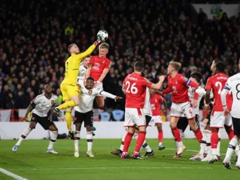 Roberto Mancini xác nhận, sự nghiệp đội tuyển của Balotelli chấm dứt