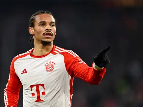 Chơi tệ, Bayern có ngay động thái mới với Sane