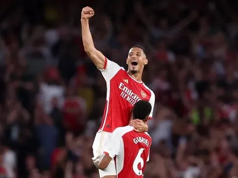 Cú hích đến với Arsenal trước đại chiến Chelsea