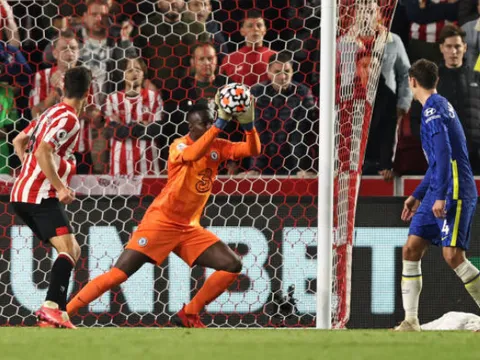 Grealish cùng đồng đội khoe body cực phẩm