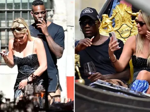 Balotelli sánh vai bên người đẹp bí ẩn