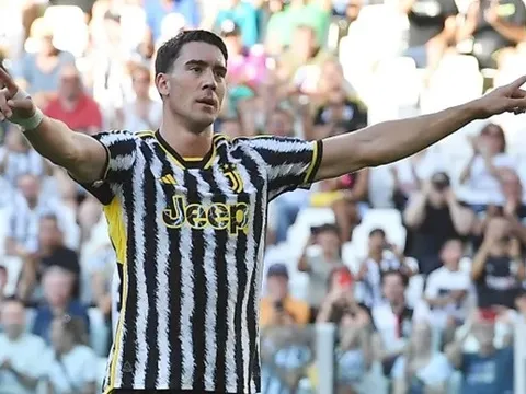 Premier League đón cú sốc Dusan Vlahovic