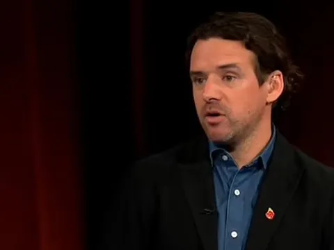 Podolski bán kebab còn kiếm nhiều tiền hơn đá cho Arsenal hay Inter