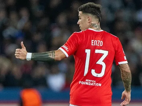 Chelsea tranh tiền vệ 50 triệu euro với Barca, Liverpool