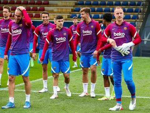 Ronald Koeman bị sa thải, 1 cái tên lộ rõ vẻ căng thẳng
