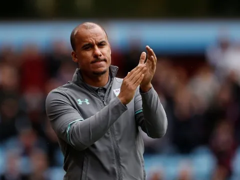 Nhìn Ramsdale, mới thấy Agbonlahor đã hoàn toàn sai lầm