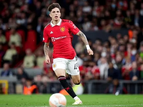 Lý do cựu tiền đạo Arsenal không thể trở lại Premier League trong tháng 1