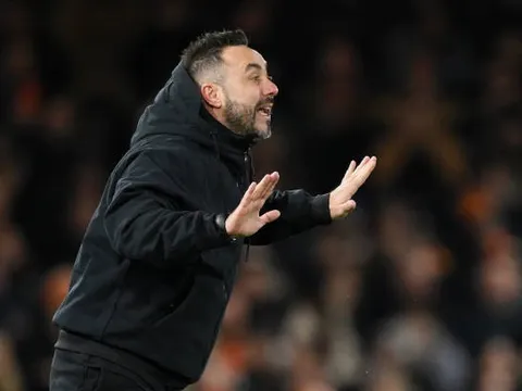 De Zerbi không hài lòng với ban lãnh đạo Brighton