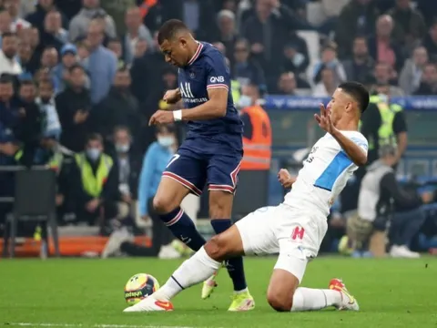 Giữ lời hứa với Saliba, Arteta đã đi đúng con đường Wenger vạch ra