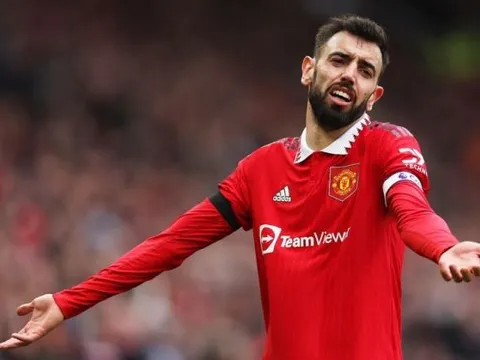 Barca tự gạt tên mình khỏi cuộc đua giành sao Man City