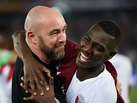 Cristiano Ronaldo từng bị Roy Keane vùi dập không thương tiếc