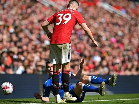 Gây hấn với đối thủ, McTominay khiến chuyên gia phản ứng